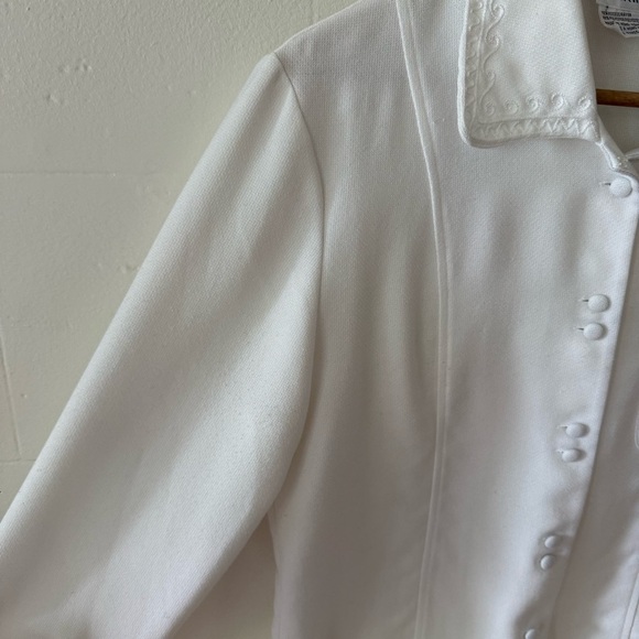 Vintage White Button-Down Shirt with Embroidered Collar - Picture 3 of 11